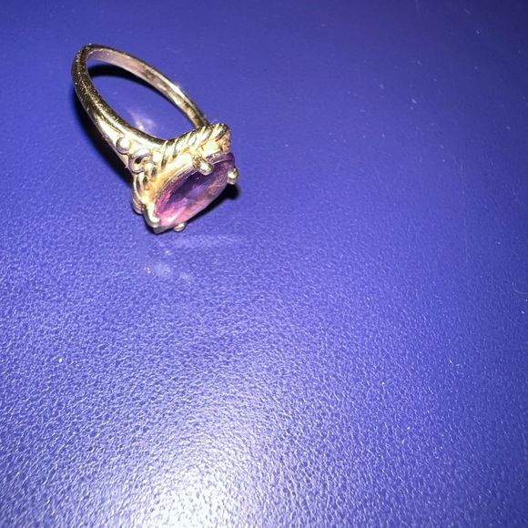 Elegant Purple Gemstone Ring - Picture 3 of 3